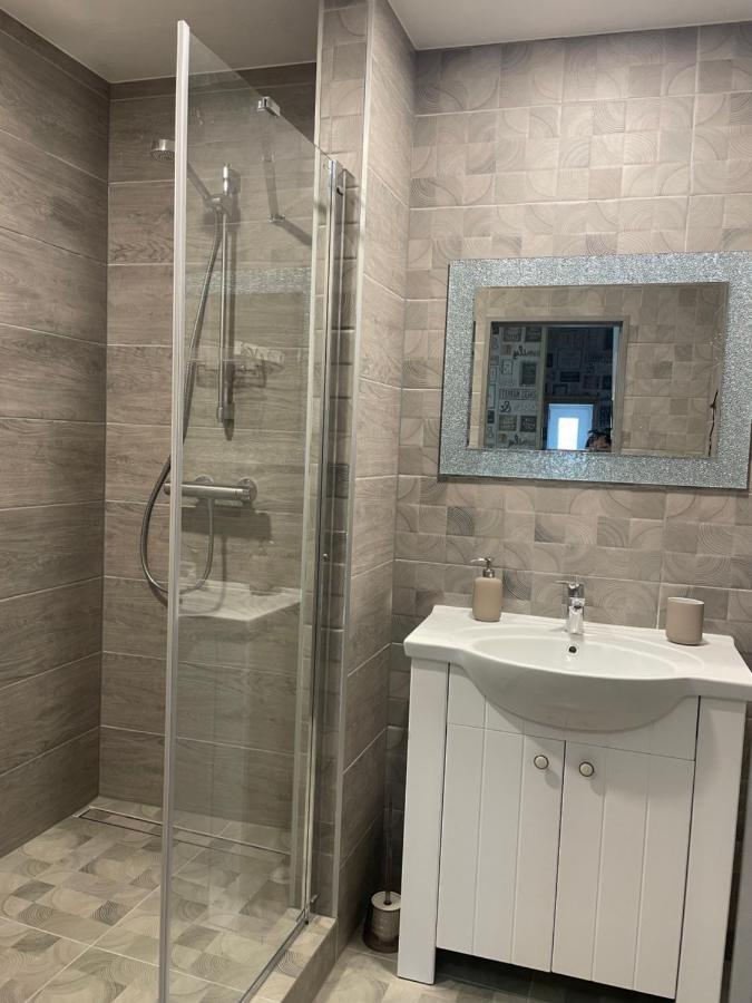 Ludvika Elegance Apartment เลียปาญา ภายนอก รูปภาพ